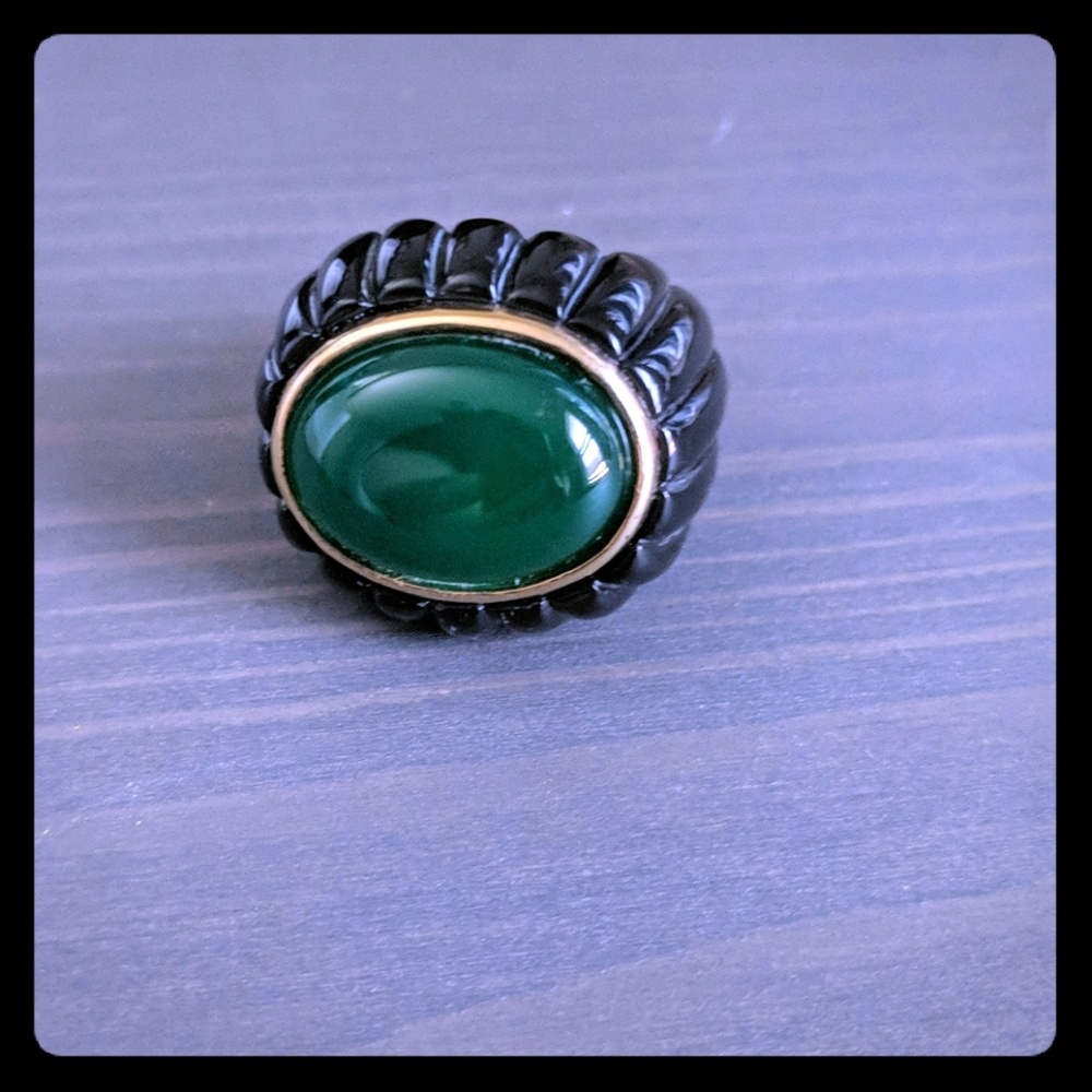 Size 7 Black/Simulated Jade Acrylic Ring